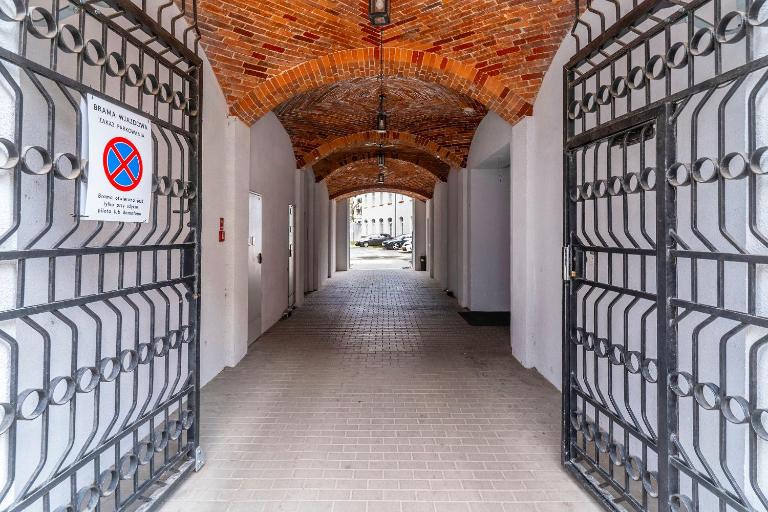 Apartament z osobną sypialnią w pięknej kamienicy w centrum - B&B Breslavia