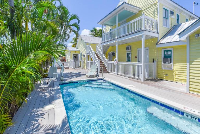 Claude Monet Suite - Bed and Breakfast Key West