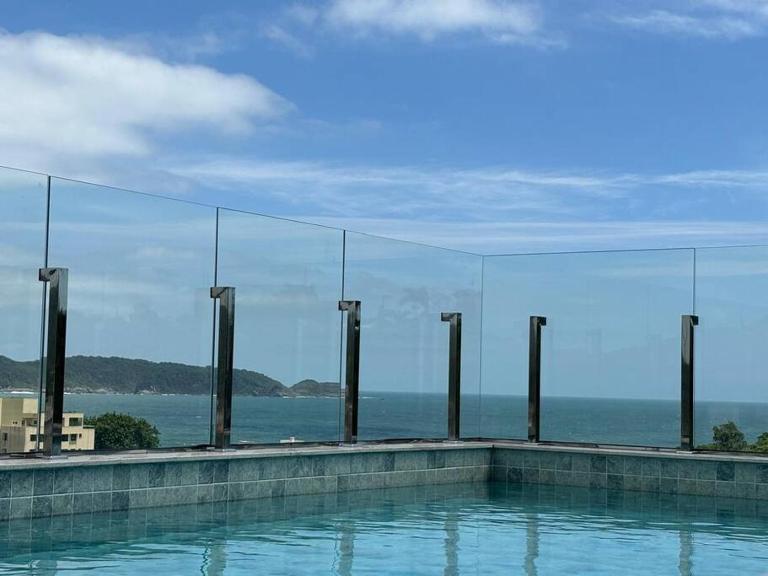 Apto com piscina aquecida perto do mar - Ferienwohnung Bombinhas