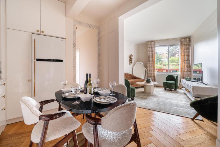 Luxury apartment on Canal Saint Martin - B&B Paris