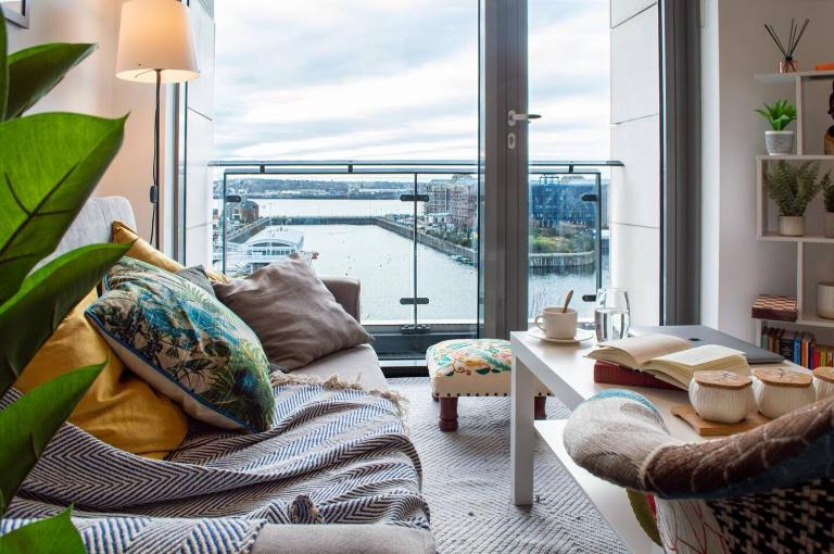 Stunning Mersey View Flat w Parking in Liverpool - B&B Liverpool