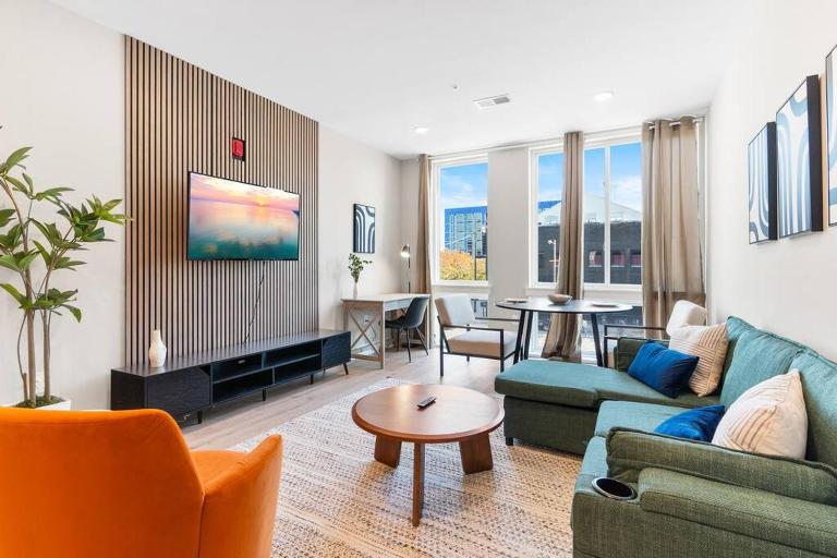 1BD - Sleeps 4 - Harbor Views - Near Fish Town- - B&B Philadelphia