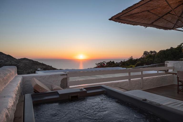 Sunset & Ocean view Villa - Bed and Breakfast Pátmos