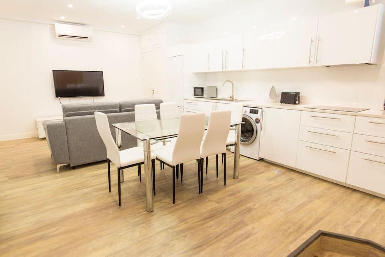 Style And Comfort in Opera-Puerta Del Sol - B&B Madrid