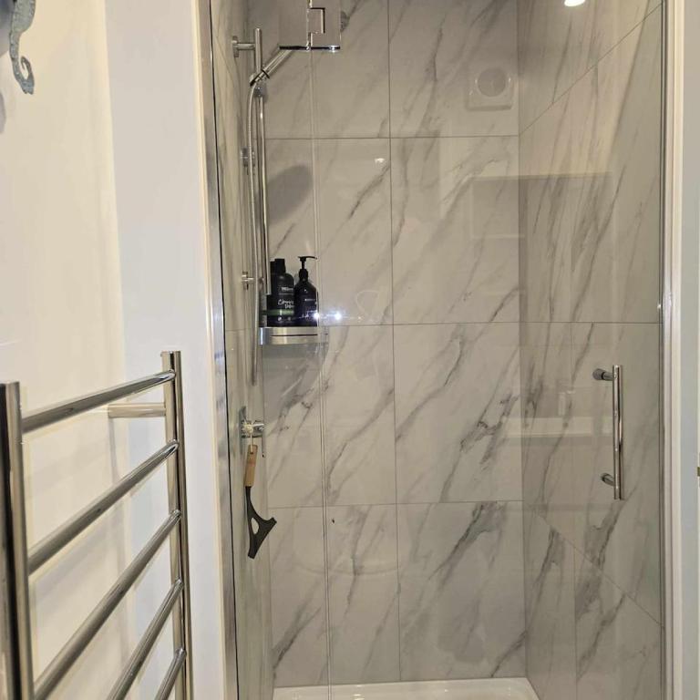 Pats CBD Studio - B&B Christchurch