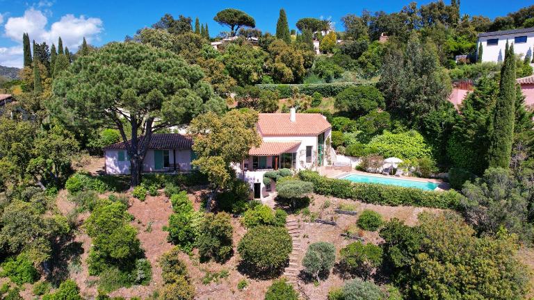 Villa Lougabie pour 8 personnes, vue mer et piscine sur le Domaine de Valcros à La Londe-Les Maures - Ferienwohnung La Londe-les-Maures