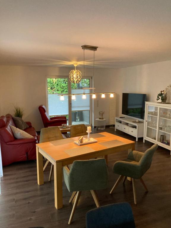 Klimatisierte Wohnung Schwarzwald Europapark Rust barrierefrei 110 qm - Chambres d'hôtes Neureut