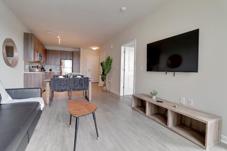 Apartment Near From Metro and Unwind Amenities - Ferienwohnung Groveton