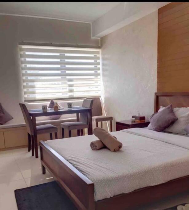 Studio Unit near Ayala and SM Cebu with FREE Netflix, Disney plus and YouTube - B&B Cebu City