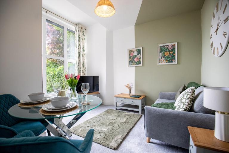ANCHORAGE APARTMENT 3 - Close to the centre and the beach, located in Llandudno, North Wales - B&B Llandudno