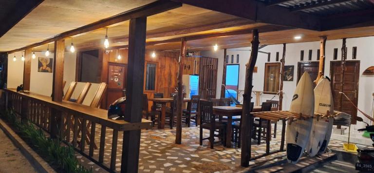Arthur Homestay Telescope Mentawai - B&B Tuapejat