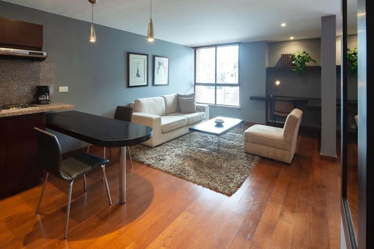 Luxury Stay in Zona G King Bed 404 - Bed and Breakfast Bogota