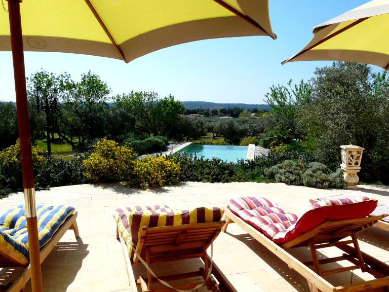 luxury mas with private infinity pool in the heart of the alpilles, 10 persons - B&B Mouriès