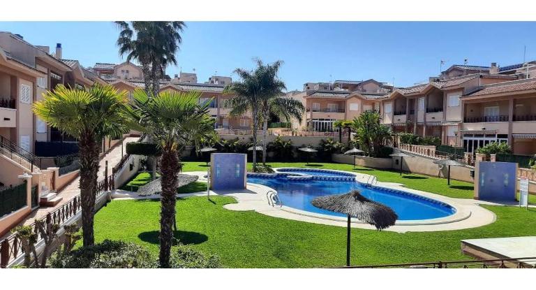 Acogedora casa con terraza R17 by Novadesta - B&B Puertomarín