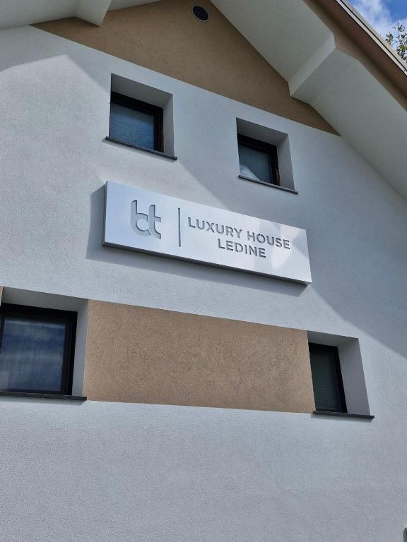 Luxury House Ledine - Chambres d'hôtes Spodnja Idrija