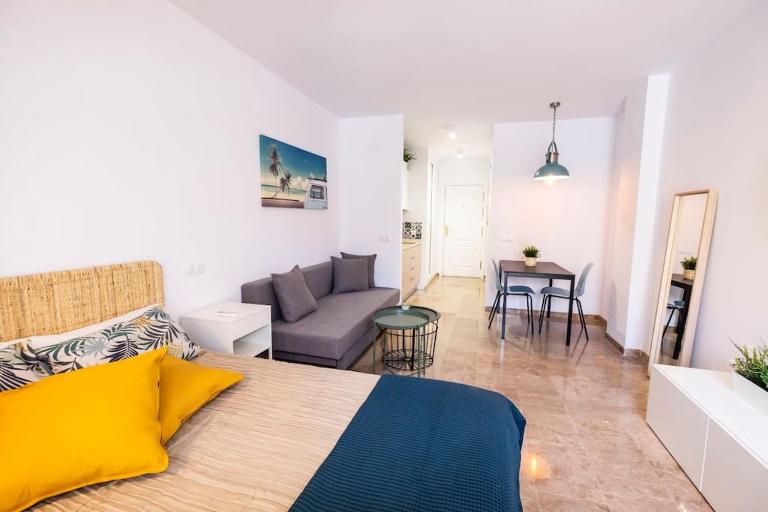 Modern & cozy studio excellent location near beach - B&B Torremolinos