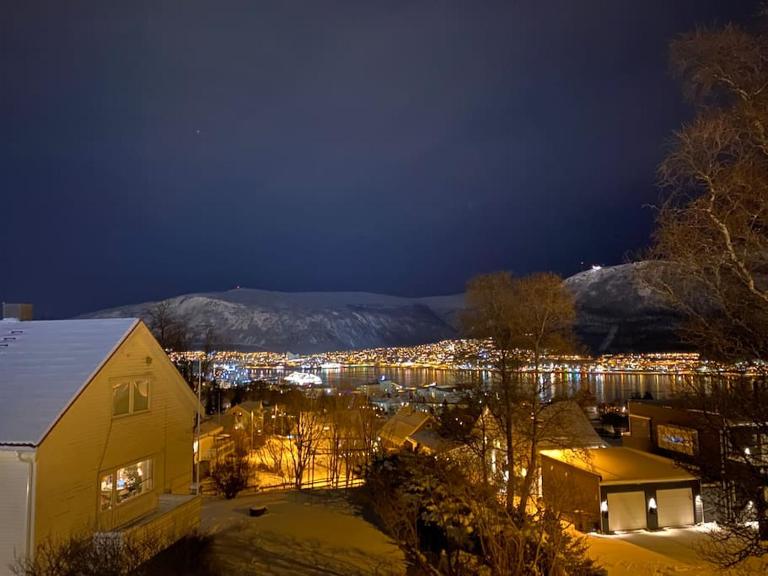 Top of Tromsø with a view - B&B Tromsø