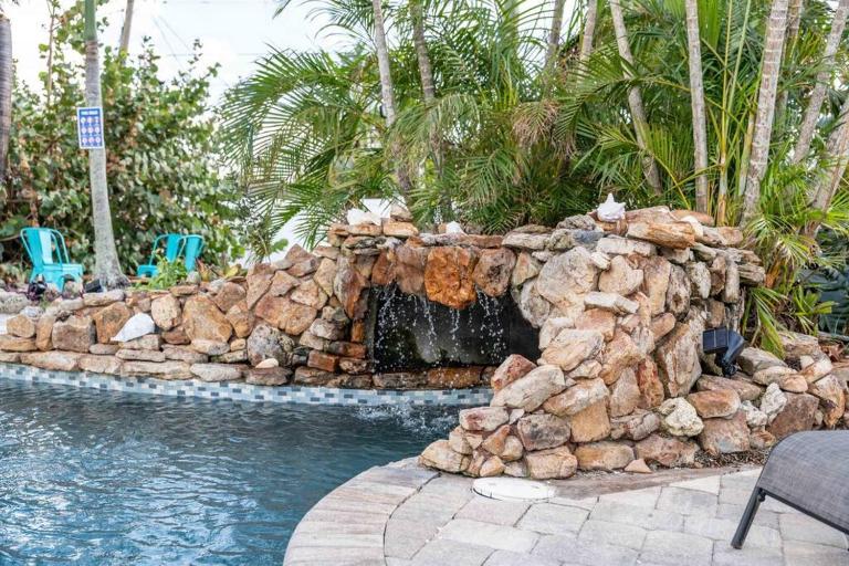 Grotto Pool House, 3 bed, 2 bath, IMG 3 miles, AMI - B&B Bradenton
