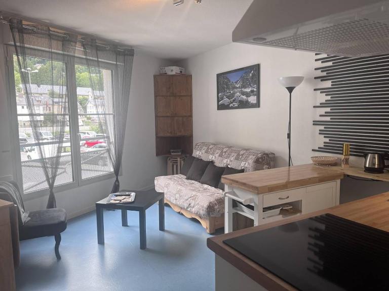 Appartement cosy avec chambre et alcove, proche des commodités - FR-1-812-80 - Ferienwohnung Cauterets