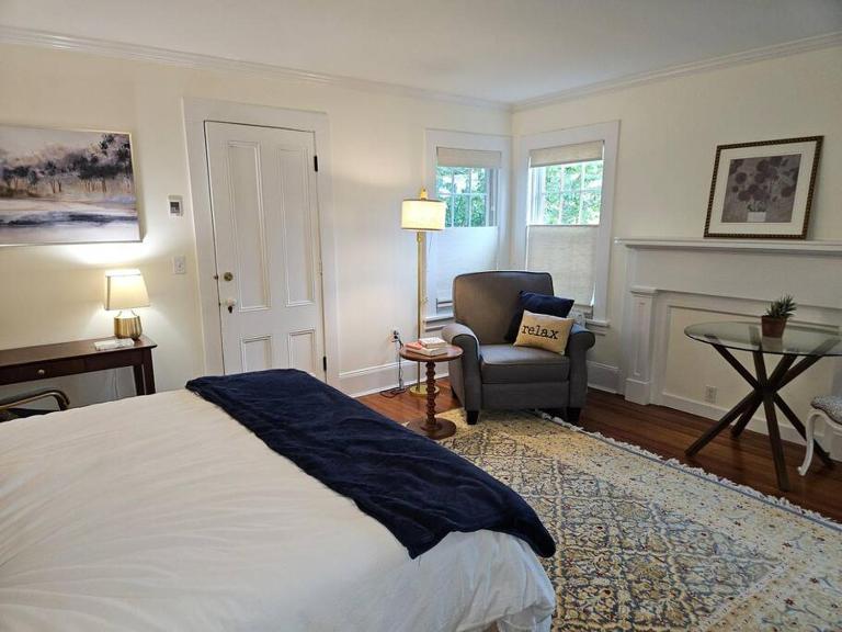 Heart Historic Ridgefield Studio WALK to town - B&B Ridgefield