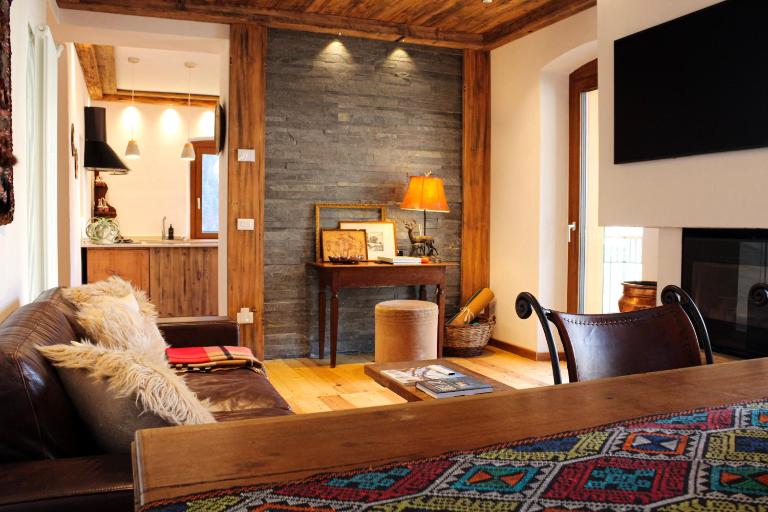 Modern mountain retreat with Tre Cime and lake views - B&B Auronzo
