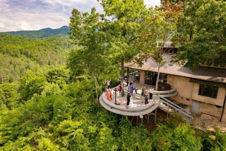 EagleWatch Mountain Retreat & Event Venue - B&B Bryson City