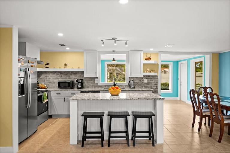 Sunny house 2mil beach - B&B Nokomis