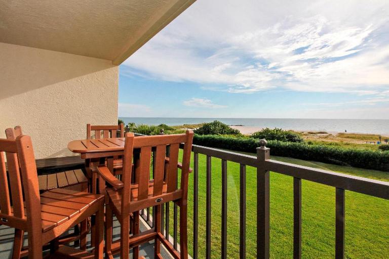 Land's End 7-306 Beach Front - Premier - B&B Saint Pete Beach