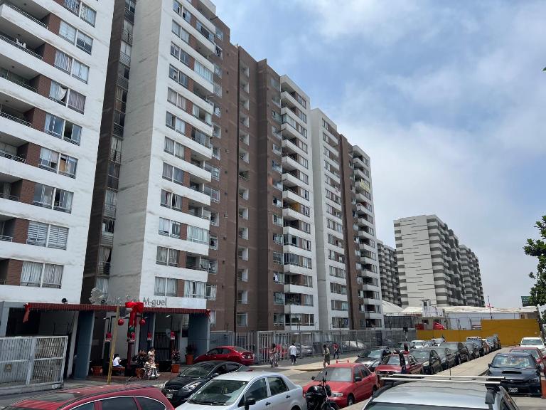 Lindo Apartamento en Condominio Privado - Bed and Breakfast Lima