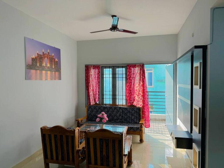 Fresh & Spacious 2BHK 401 - Ferienwohnung Patna