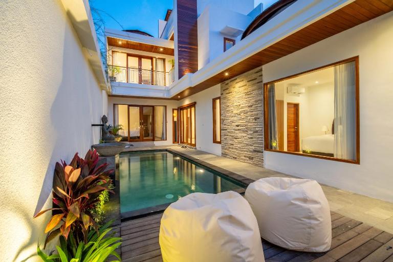 Villa Carina Bali - Villa Satu - 4BR Pool Villa near Melasti Beach, Rooftop Bar & Free Airport Transport - Ferienwohnung Uluwatu