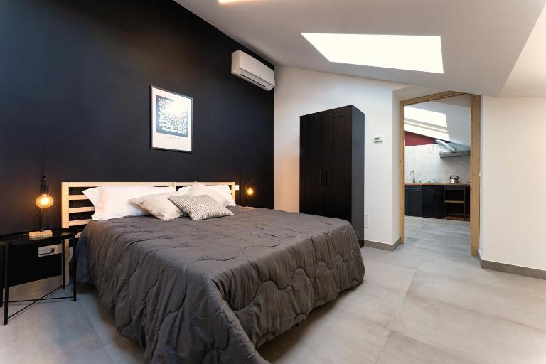 Residence La Corte - Mansarda 7 - Ferienwohnung Novara