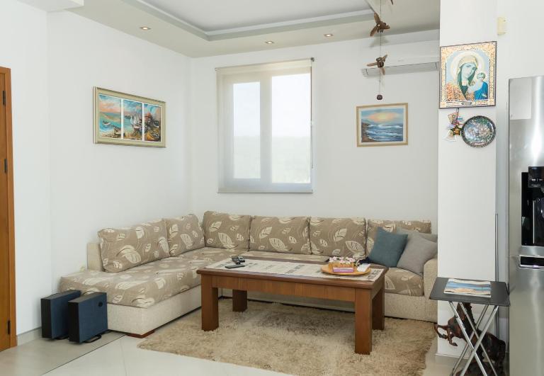Balchik Sea View Escape 5BR Luxury with Hot Tub & Free Parking - Bed and Breakfast Balchik