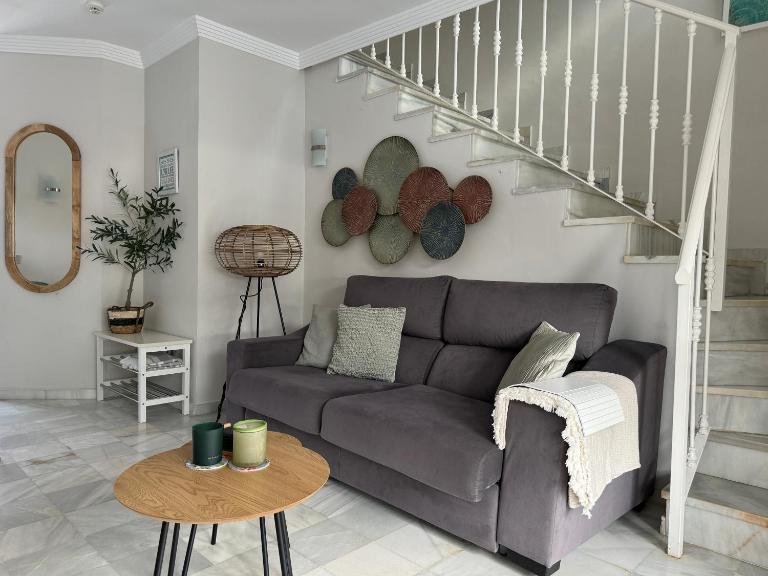 Casa Naranja, Cabopino 2 pools & heated indoor pool - B&B Marbella