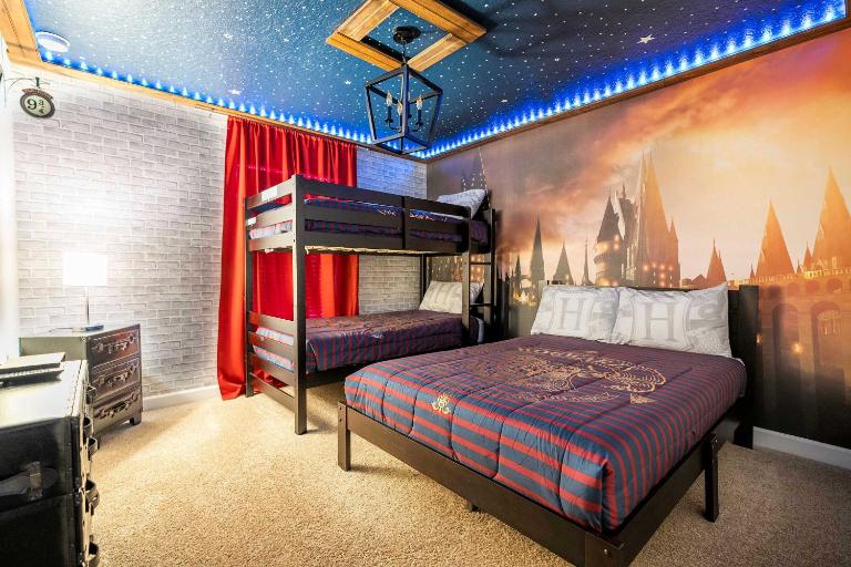 Great Home Mickey & Harry Potter Beds Top Spot - B&B Kissimmee