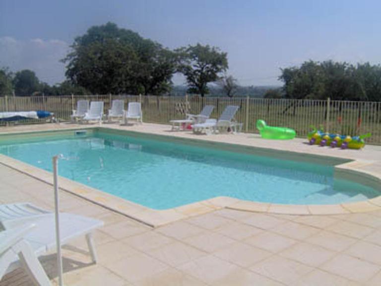Maison rurale pour 6 pers. avec piscine partagée et animaux accueillis à Capy - FR-1-616-396 - Chambres d'hôtes Naussannes