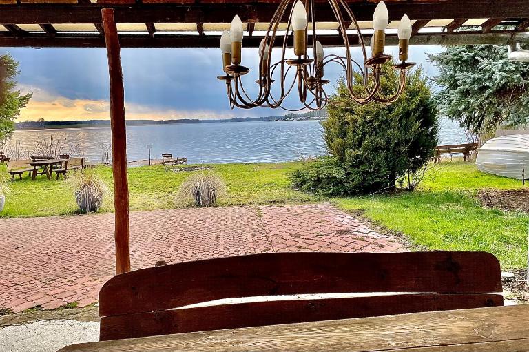 Dom Nad Brzegiem Jeziora - B&B Ryn