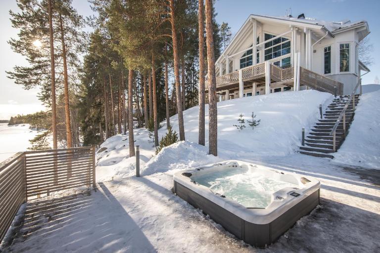 Villa Lago - High Quality Villa for up to 20 guests - B&B Tahkovuori