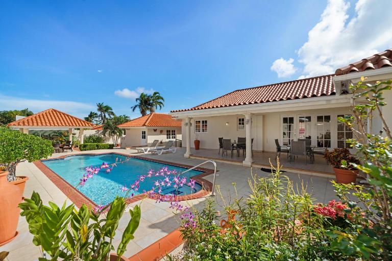 Rooi Koochi 27D - B&B Savaneta