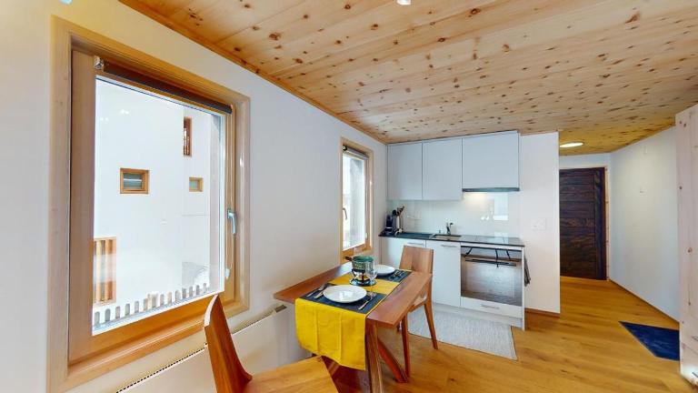 Apartment Chesetta - Ferienwohnung Pontresina