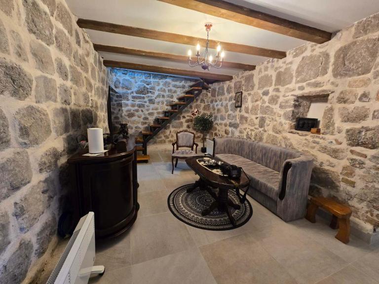 Old stone house Danka - B&B Cattaro