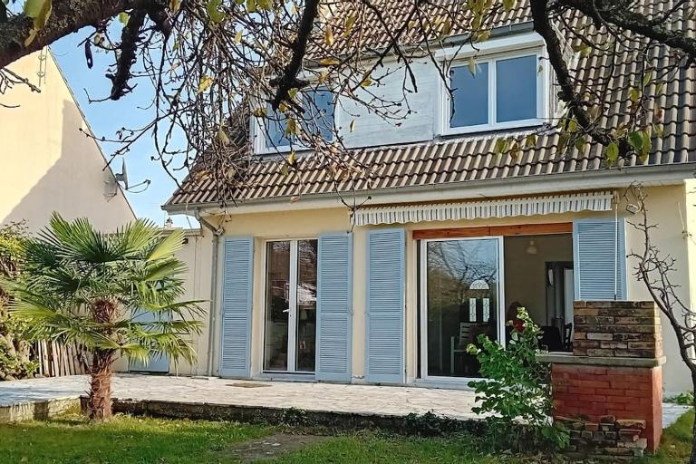 Maison indiv 2 chambres et coin salon - Bed and Breakfast Le Vaudreuil