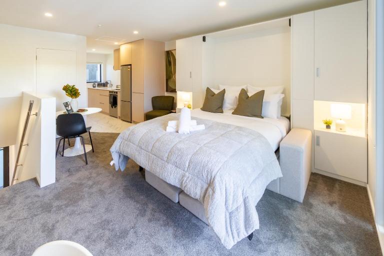 Exclusive Studio Retreat close to South City Mall - B&B Christchurch