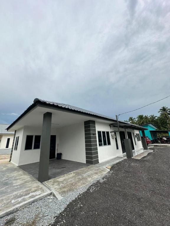 Homestay Bajet Cikgu Amin - Bed and Breakfast Bagan Serai