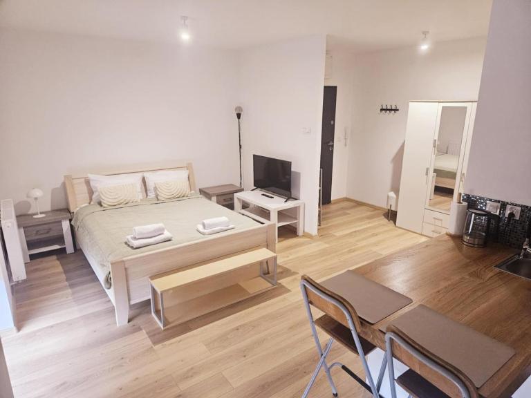 Justinrent Żołnierska 12 - B&B Legnica