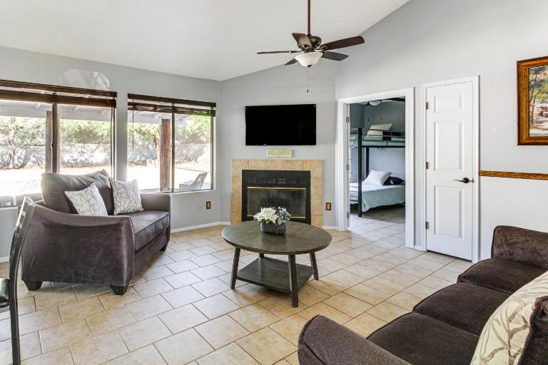8 Mi to Linda Vista Trail: Tucson Home w/ Patio - B&B Tucson