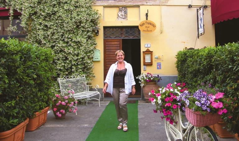 Camere Zimmer Rooms San Francesco - B&B Buti