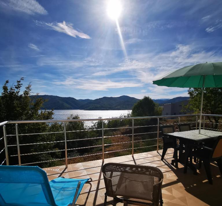 Lakeview Estate Chalet - B&B Staro Myasto