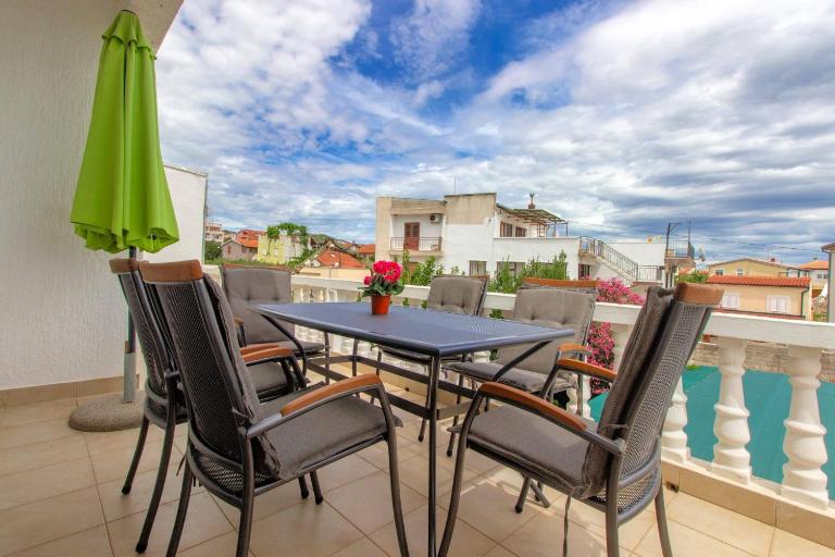 Apartments Alaga - B&B Tribunj