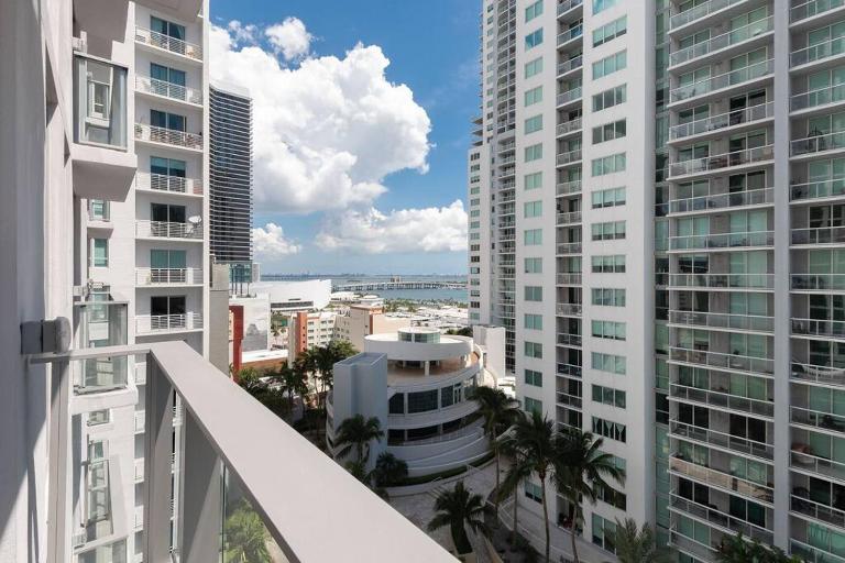 Stylish Modern Downtown Studio Free Parking - B&B Miami
